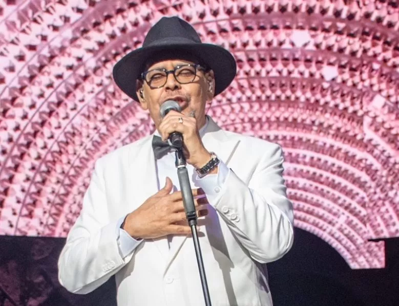 El merenguero Fernando Villalona durante su concierto en Altos de Chavón.  fuente externa