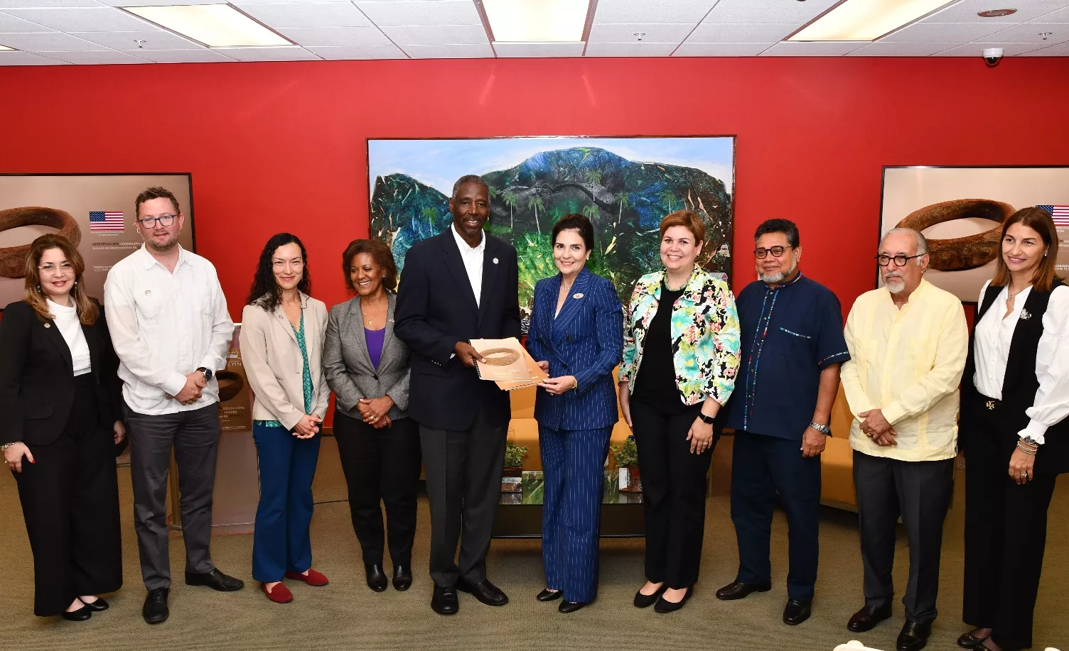 María Luisa Asilis, Timothy Brown, Chelsia Hetrick, Kate Suplick, Isiah Parnell, María Amalia León, Irene González, Carlos Andújar, Luis Felipe Rodríguez y María Elena Aguayo