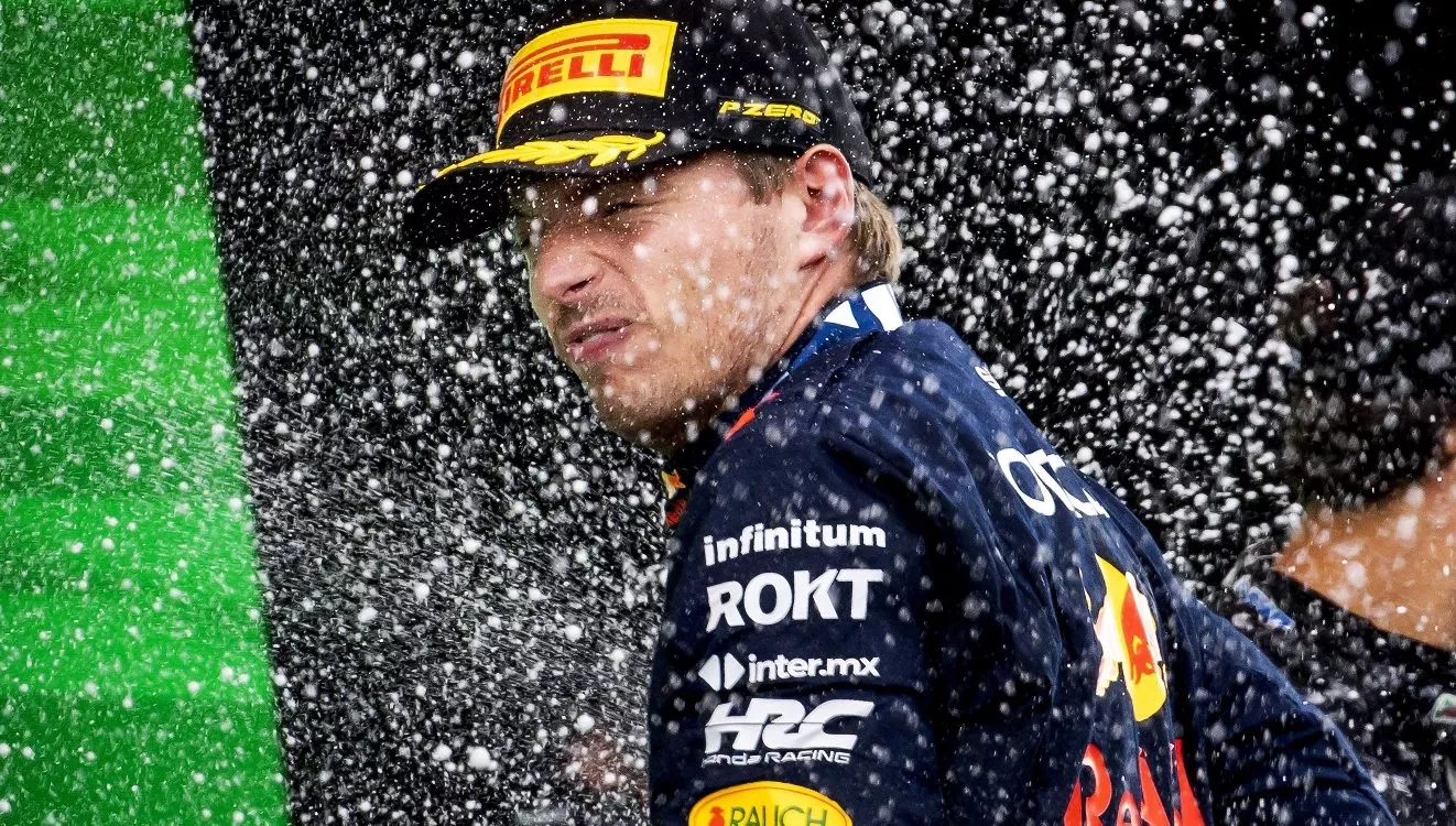 El neerlandés Max Verstappen, celebra  su último triunfo.
