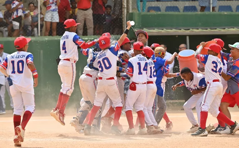 Integrantes del equipo dominicano que ganó panam de béisbol.