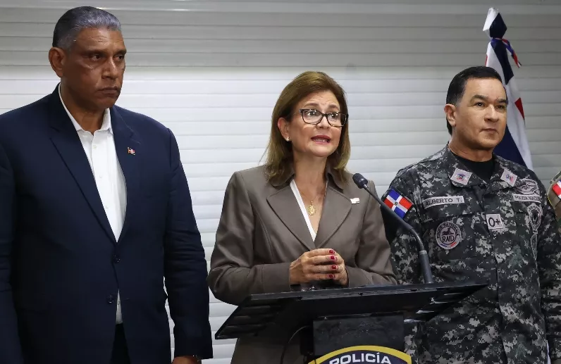 Vicepresidente Raquel Peña al finalizar reunión. duany núñez,p01