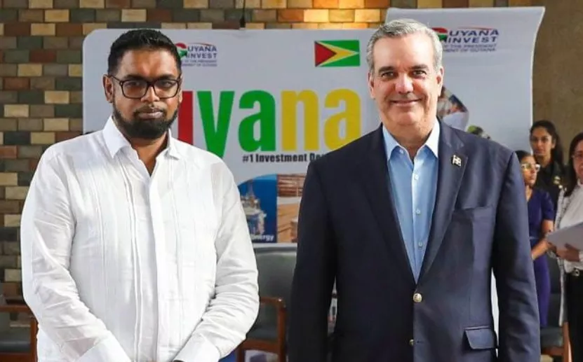 Mohamed Irfaan Alí y Luis Abinader  en su visita a Guyana.