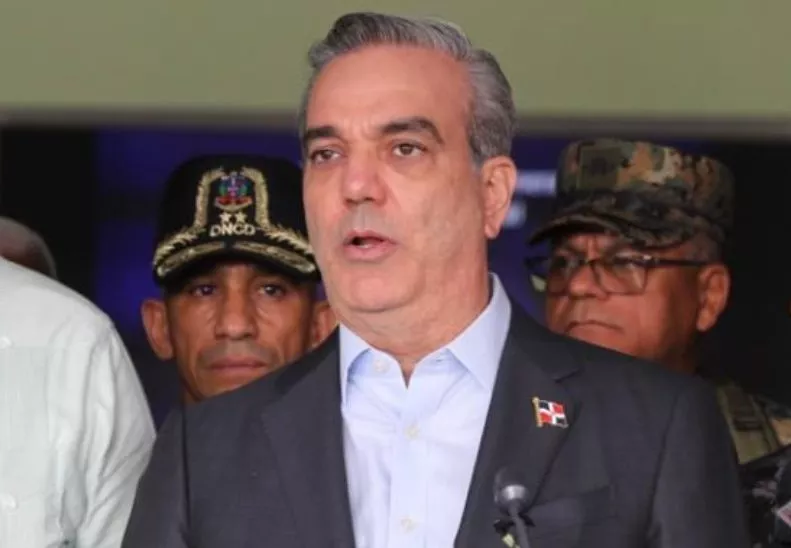 Presidente Luis Abinader al salir de  reunión.  fuente externa