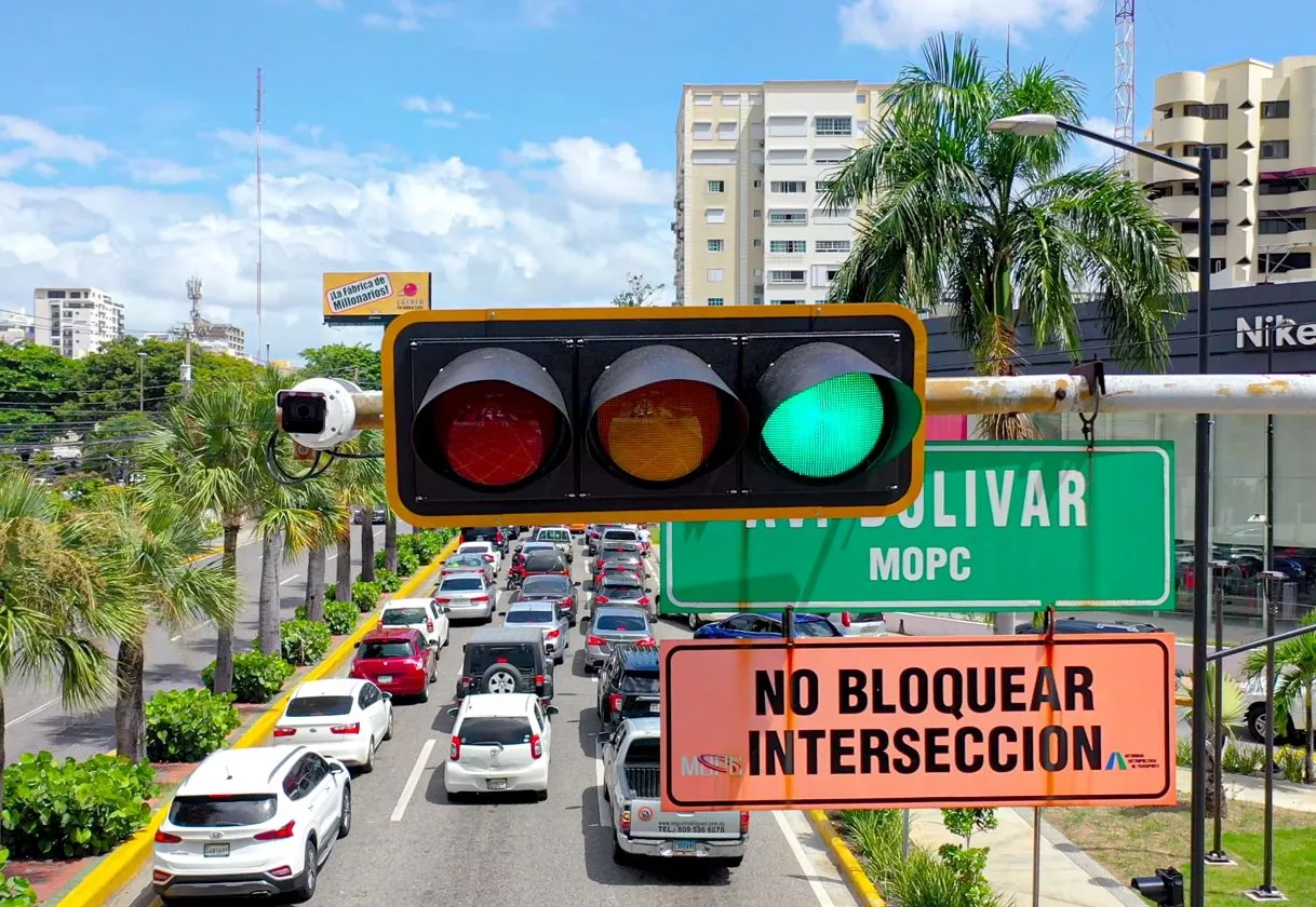 El sistema de semáforos inteligentes permitirá que  los agentes   se  dediquen a fiscalizar.