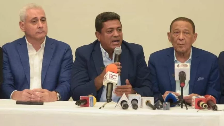Renuncia Junior Santos y otros dirigentes