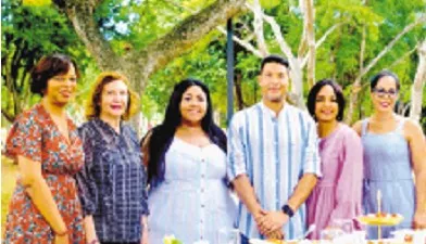 Lily Montaño, María Pastor, Rita Pérez, Juan de Dios Valentin, Hirama de la Cruz y Dévaki Pratt.
