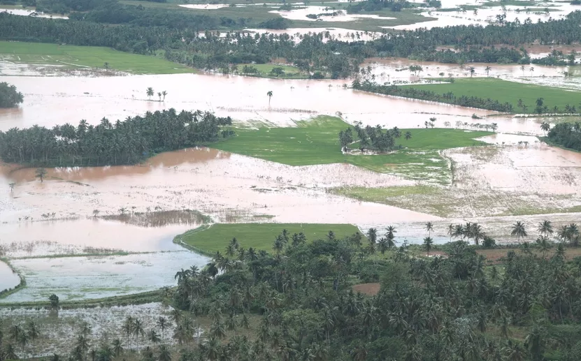 El canal utiliza  200 millones de litros de agua dulce.
