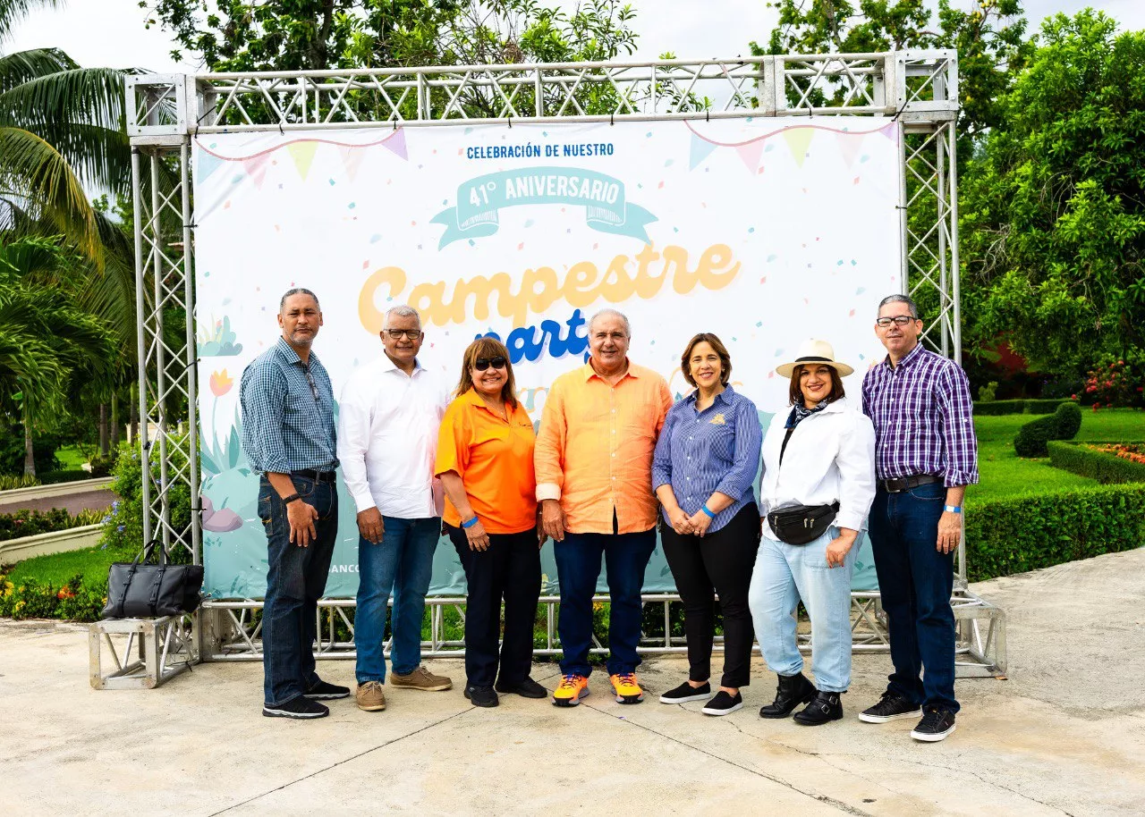 Foto 1-Hector Almanzar, Fernando Pérez, Eva Carvajal de Toribio, Ricardo Canalda, Merced