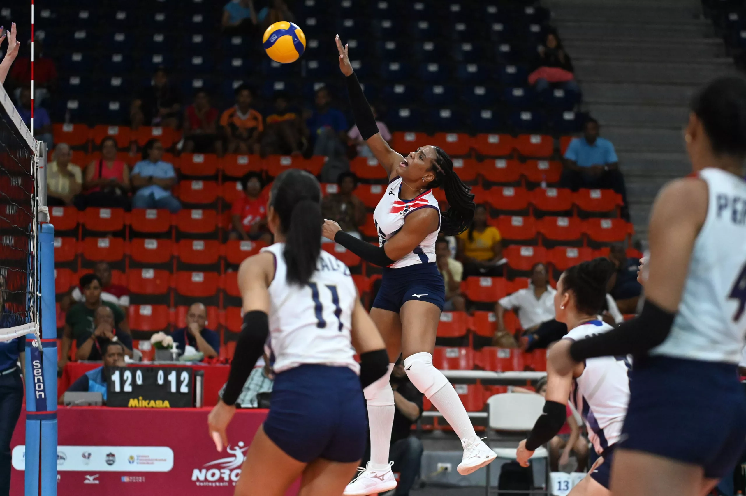 MADELINE GUILLEN (15DOM) 01