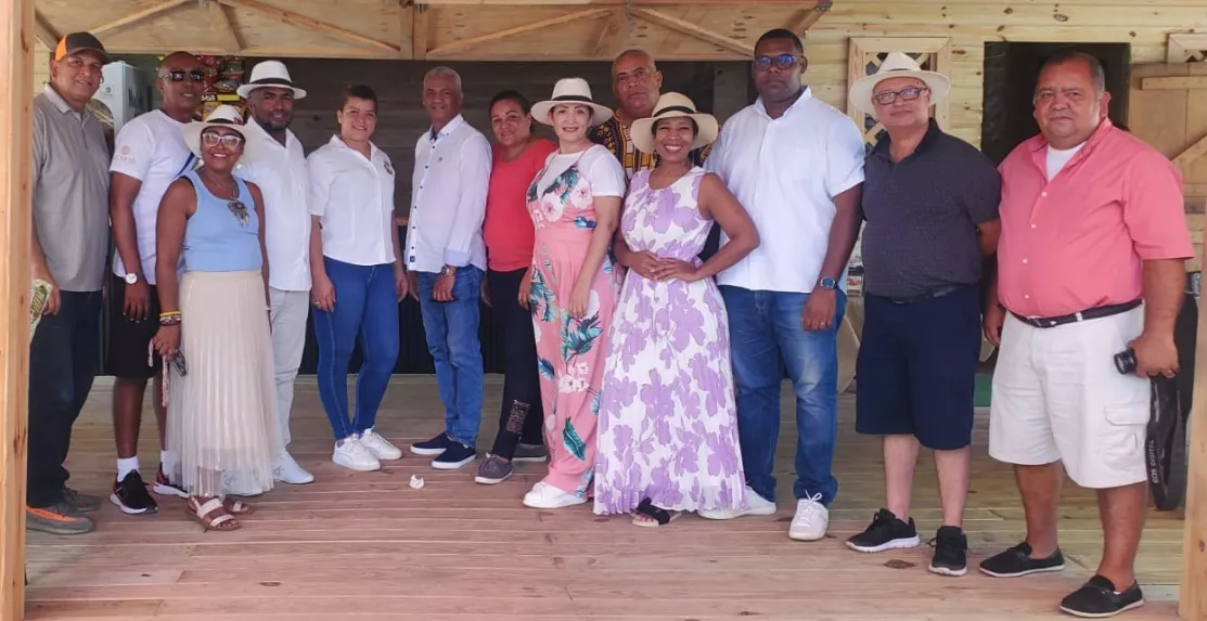 Comunicadores de la zona norte durante  visita.