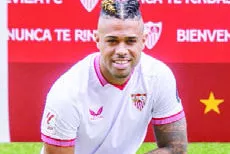 El futbolista Mariano firmó un acuerdo con el Sevilla.