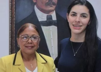 Ejemplares de los folletos distribuidos en la frontera.