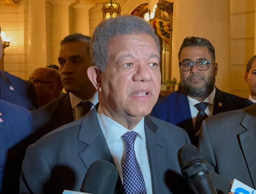 Fernández  durante encuentro con dominicanos en EE. UU.