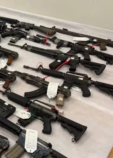 Nueve personas implicadas  red traían armas  alto calibre