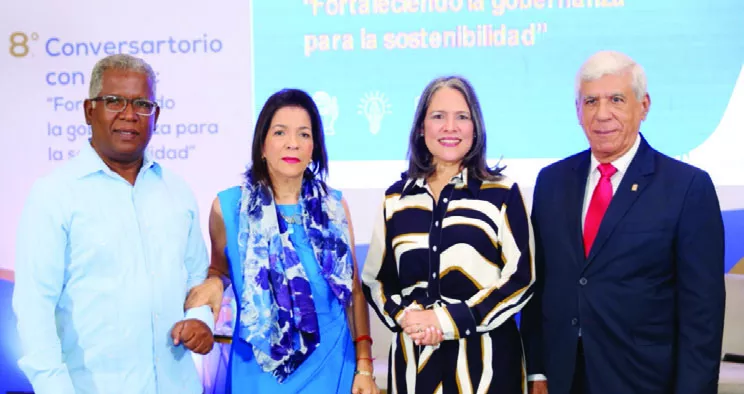 Mario Serrano, Arelis Rodríguez, Yara Hernández y Rafael Genao.