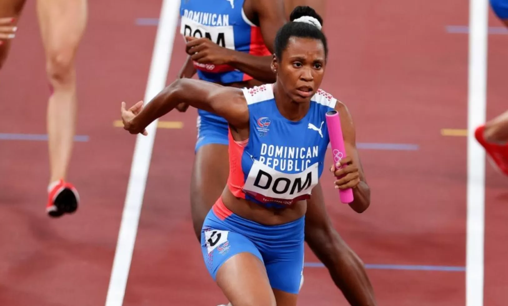 Anabel Medina viene realizado un gran trabajo en el relevo de los 400 metros femenino y mixto de la República Dominicana.