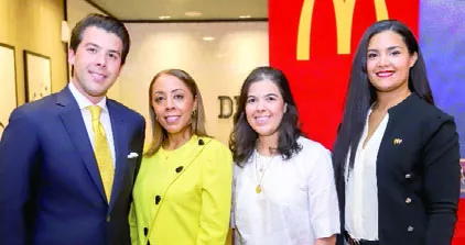 Ramón Andrés Brenes, Melania Cruz, Andrea Brenes y Angie Contreras.