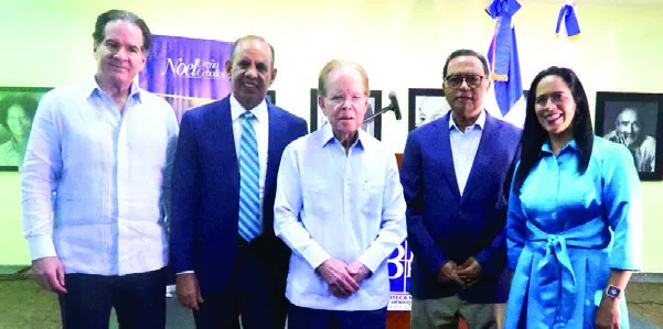 Manuel Corripio,  Noel Ureña Ceballos, José Luis Corripio Estrada, Rafael Peralta Romero y Rosa Fernández de Ureña.