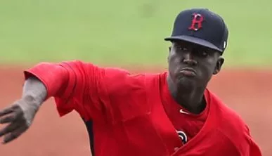 Luis de la Rosa está siendo publicitado en los Medias Rojas.