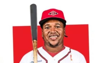 José Ramírez con el uniforme de los Leones del Escogido
