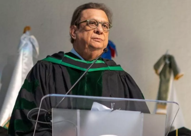Educación dejó los libros a cargo de universidades.