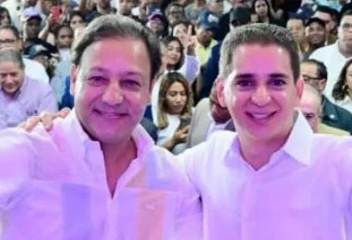 Abel Martínez proclamó ayer a Víctor Fadul.