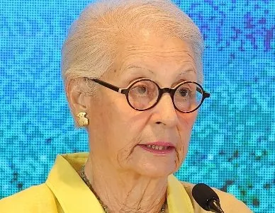 Rosa Margarita Bonetti de Santana, hablando en acto.
