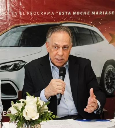 Celso Marranzini mientras anunciaba el sorteo  Navidad.