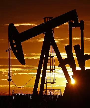Low oil prices causing the gas prices to drop dramatically