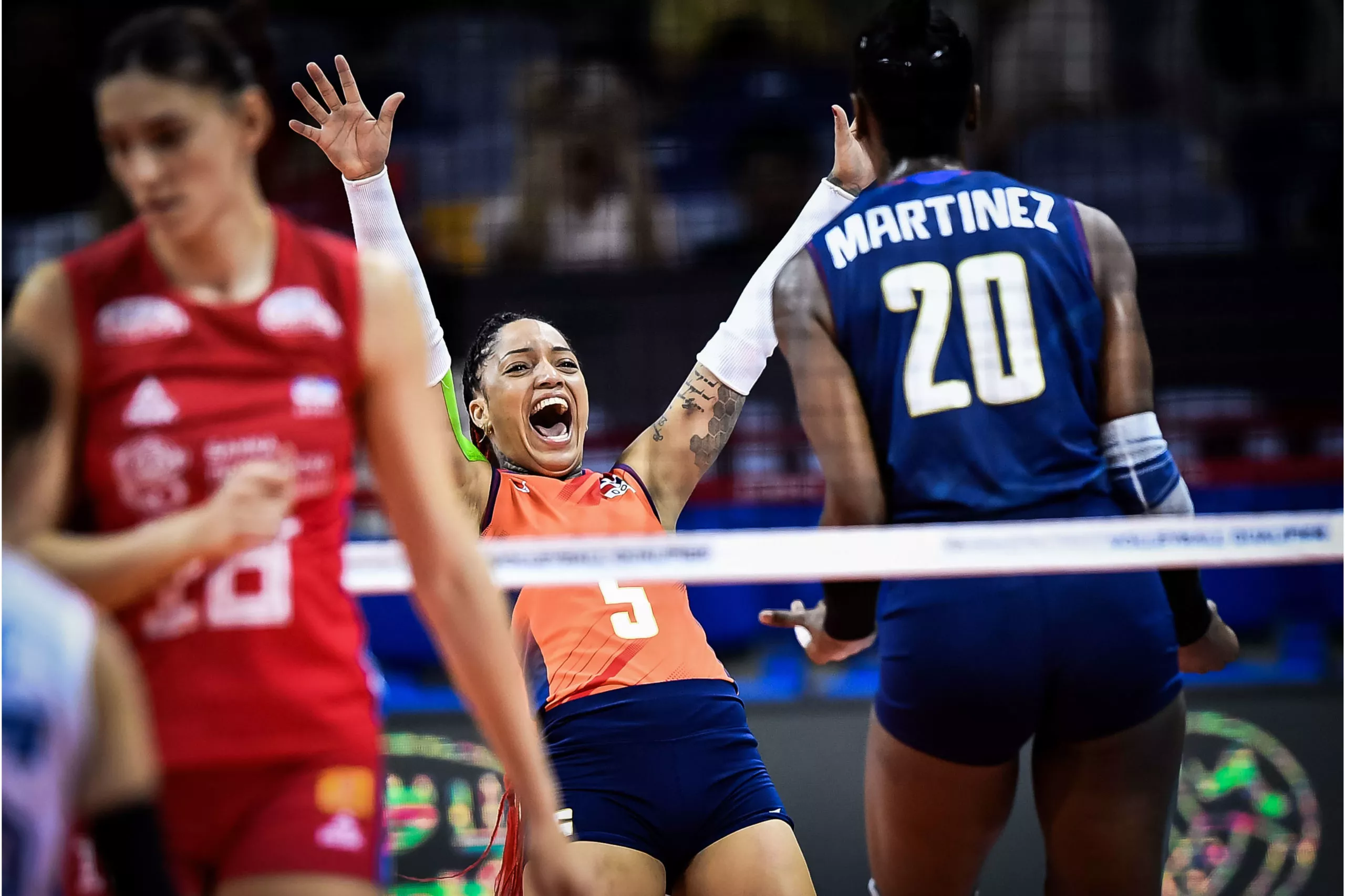 FOTO…BRENDA REACCIONA A TRIUNFO ANTE SERBIA