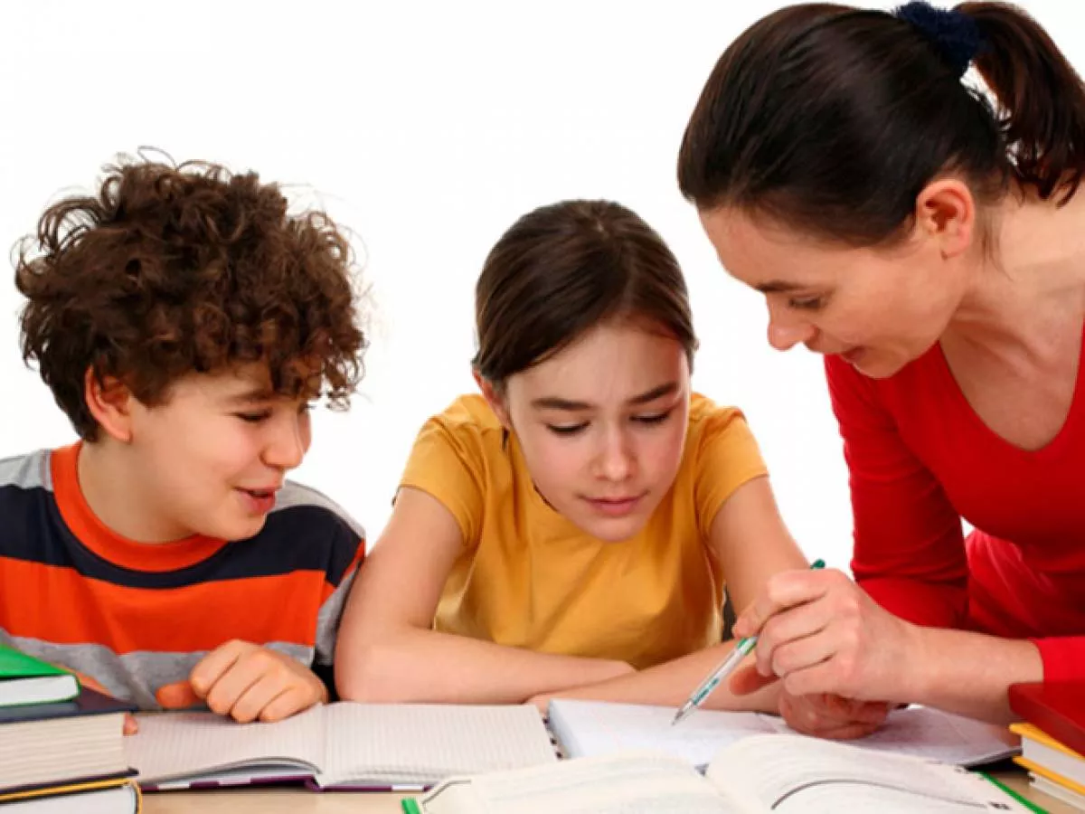 Recomendaciones-para-ayudar-a-tus-hijos-con-las-tareas-1200×900