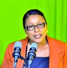 Sylvanie Burton dijo que trabajará por lapoblación.