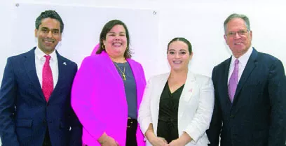 Algunos de los  especialistas que participaron en el panel.