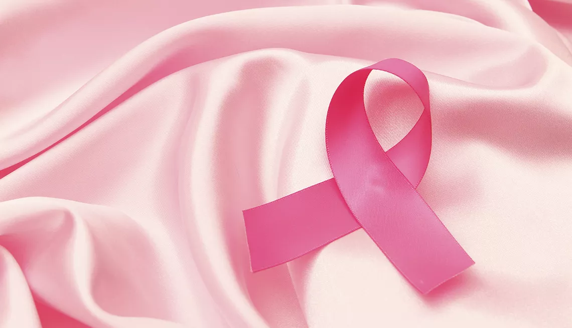 1140-pink-ribbon-cloth-lifestyle-breast-cancer-esp