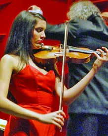 Aisha Syed es una de las mejores violinistas.