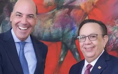 Valdez Albizu y ejecutivos del Banco  Scotiabank