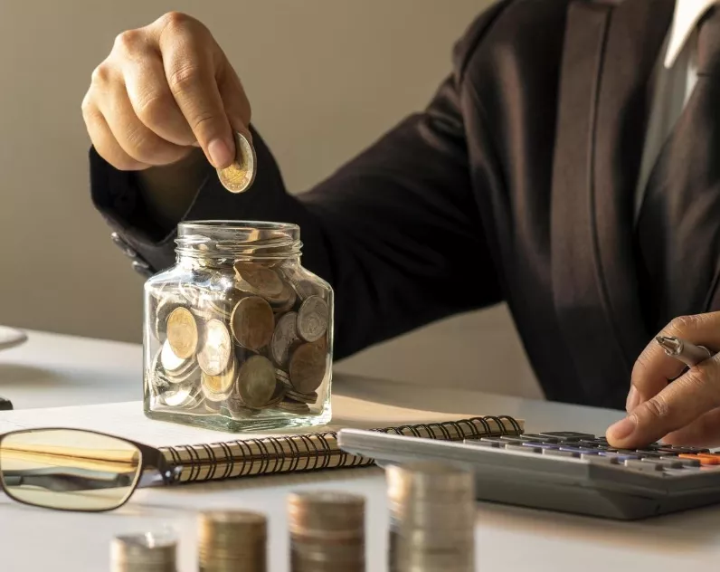 El 28.7 % de las captaciones  en  moneda extranjera.