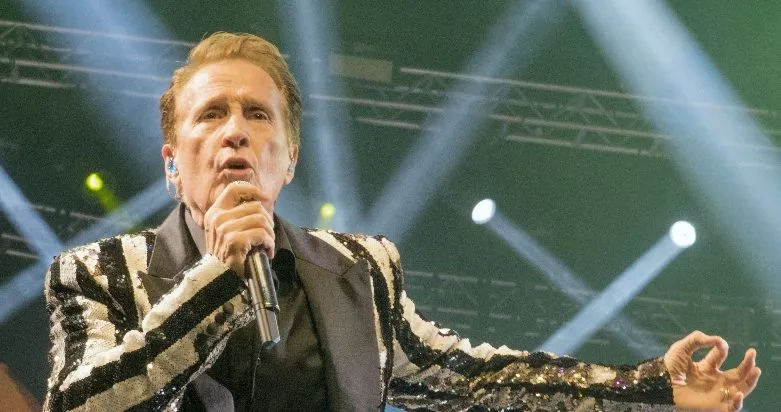 Emmanuel cautivó con sus canciones.