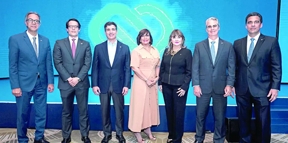 José Mármol, Tomás Aquino, Christopher Paniagua, Austria Gómez, Antonia Antón de Hernández, René Grullón y Francisco Ramírez.