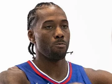 Kawhi Leonard, enfrenta las nuevas reglas de la NBA.