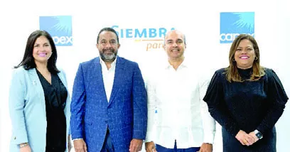 Cayra Bencosme, Irvin Muñiz, Óscar Frías y Claudia Brito.