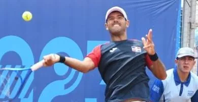 Nick Hardt durante su partido ayer en Santiago 2023.