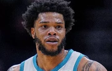 Hornets Bridges Basketball