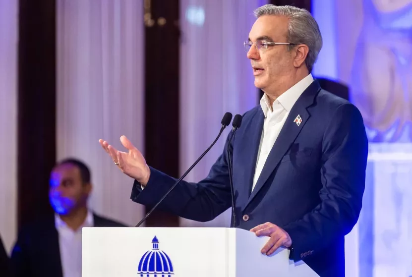 Abinader durante el encuentro semanal con la prensa.