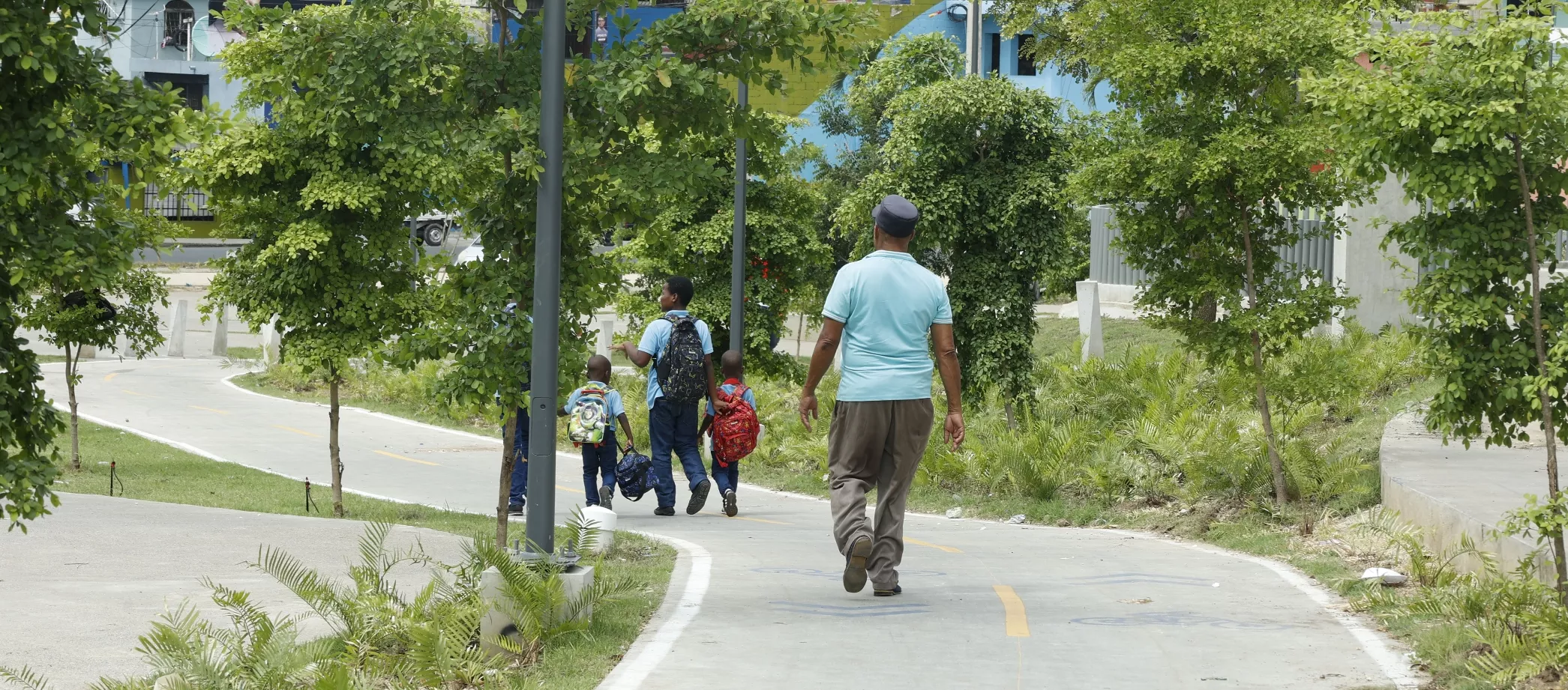 El boulevard de Cristo Park  no tiene nada que envidiar a ningún otro pulmón ambiental del Gran San Domingo y desde ya es usado por familias.  dANNY NÚÑEZ