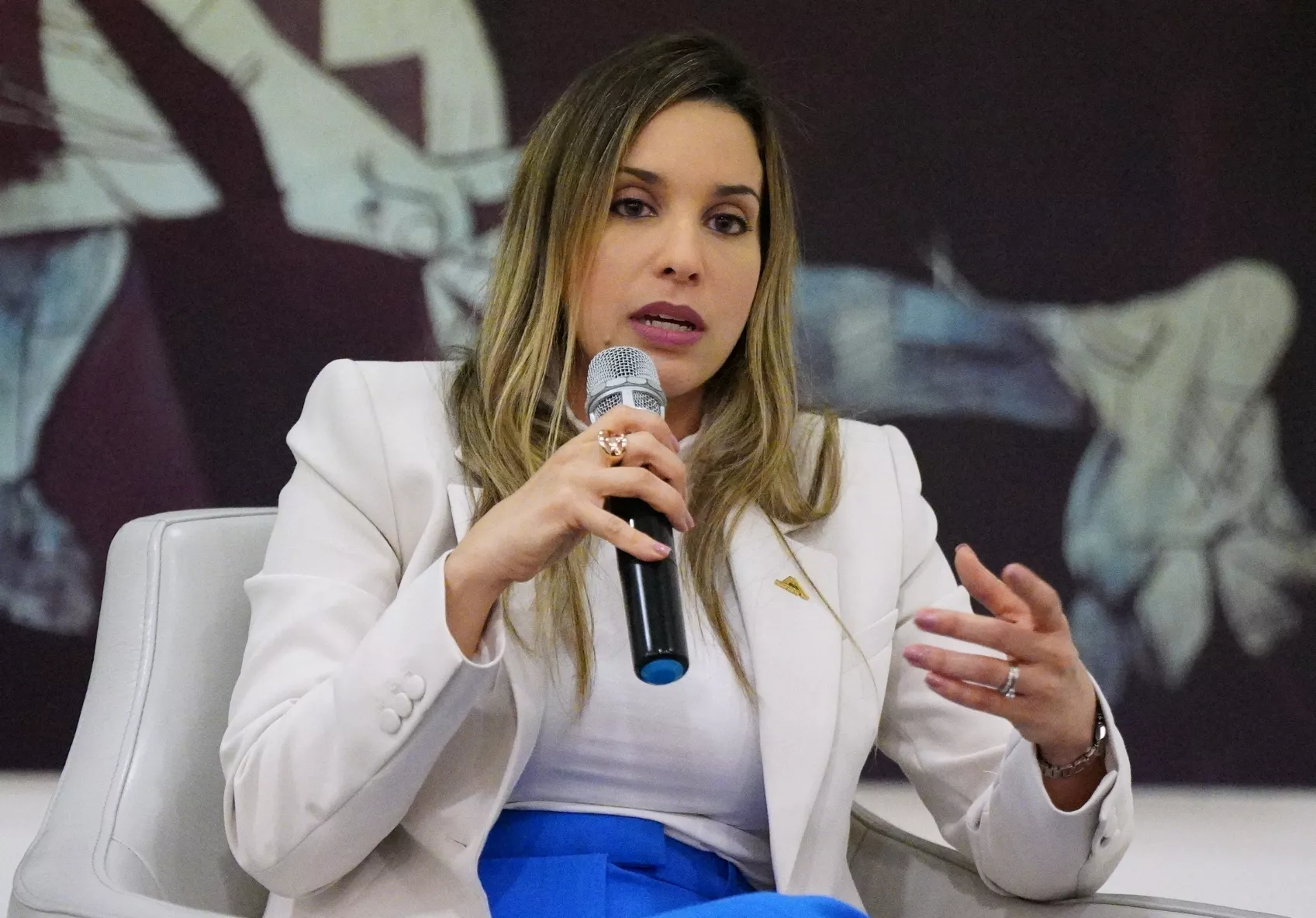 Meléndez dijo que en el país hay un deficit habitacional de un millón 400 mil viviendas, para lo que se requieren políticas públicas.