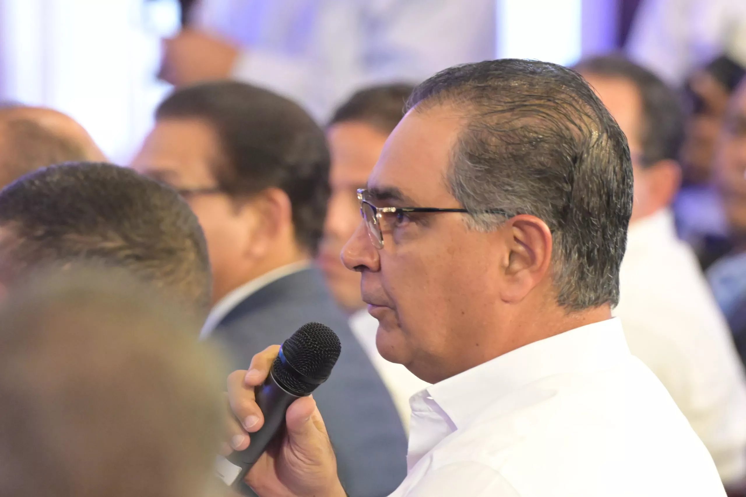 Doctor Santiago Hazim durante La Semanal con la prensa