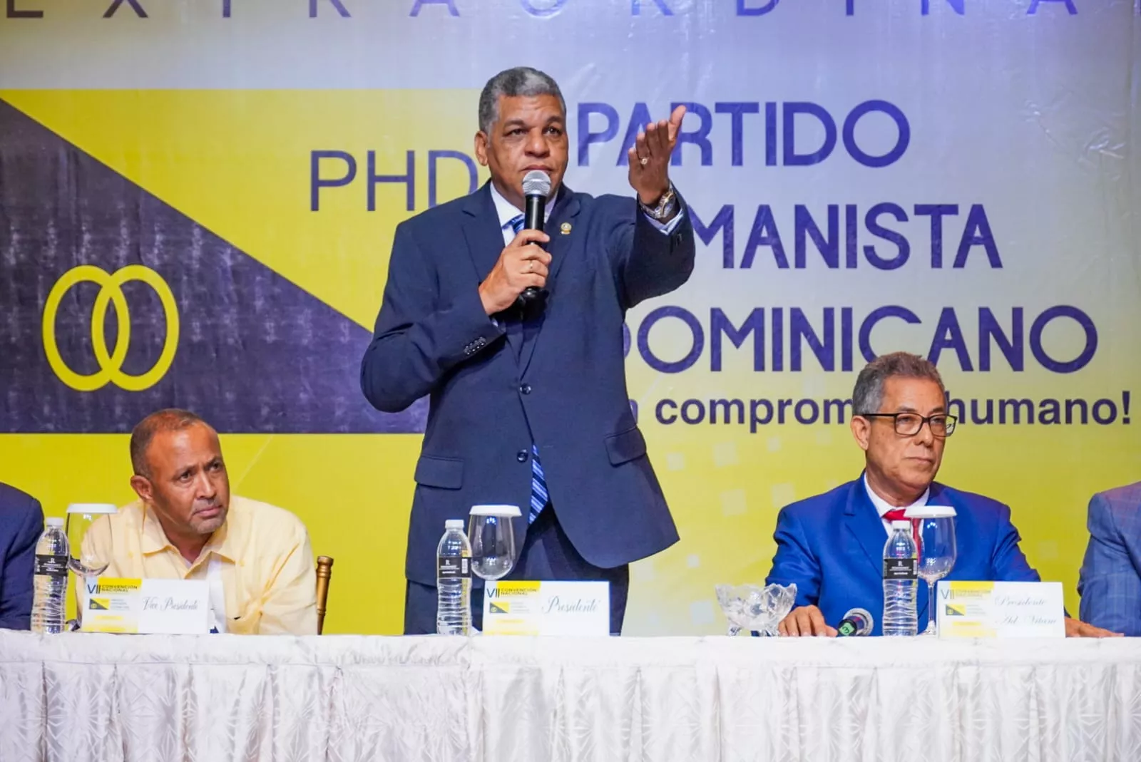 (Foto) El diputado Ramón Emilio Goris en una de las actividades políticas del PHD. jpg