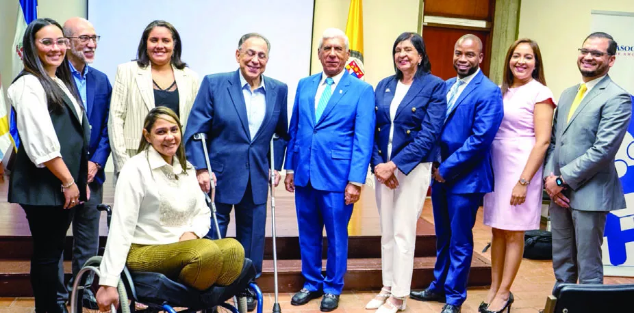 El principal objetivo de este proyecto es fortalecer las competencias educativas, laborales y/o socio-familiares de personas con discapacidad residentes en Santiago.
