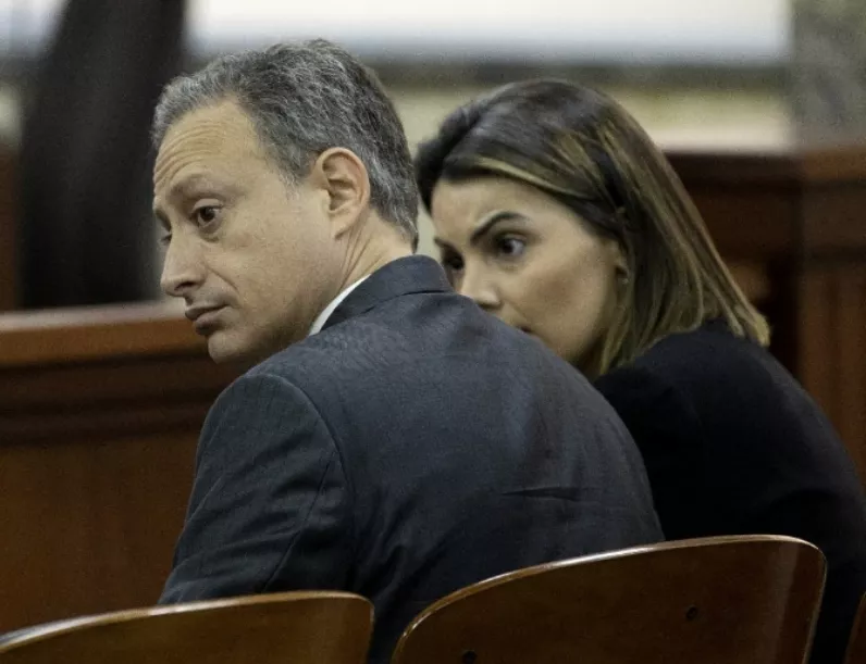 De  12,274 páginas que tiene el expediente faltan por leer 571.